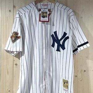Derek Jeter #2 New York Yankees Jersey - Mens Large or XL